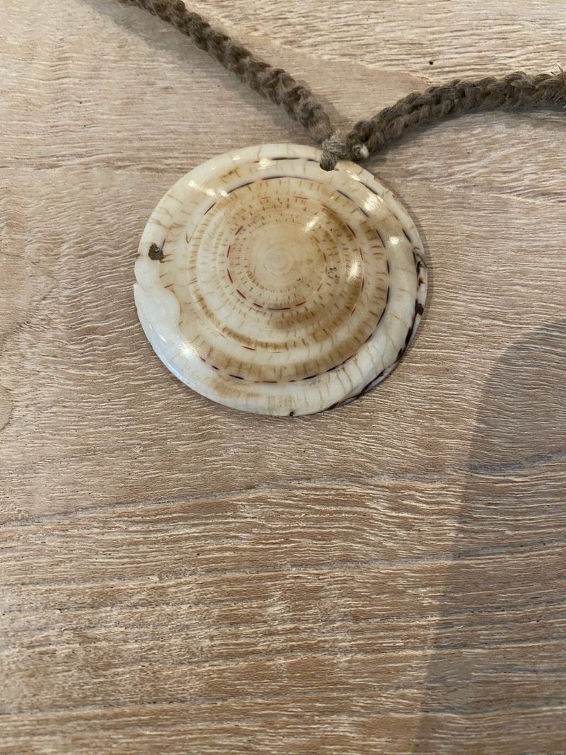 Olon Olon Shell Necklace