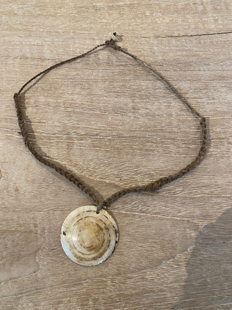 Olon Olon Shell Necklace