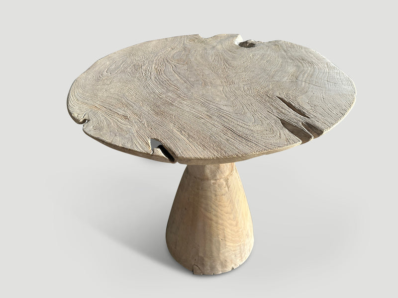 St. Barts Organic Round Table