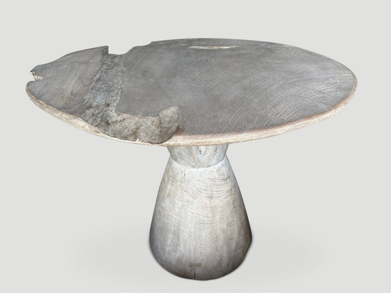 St. Barts Organic Round Table
