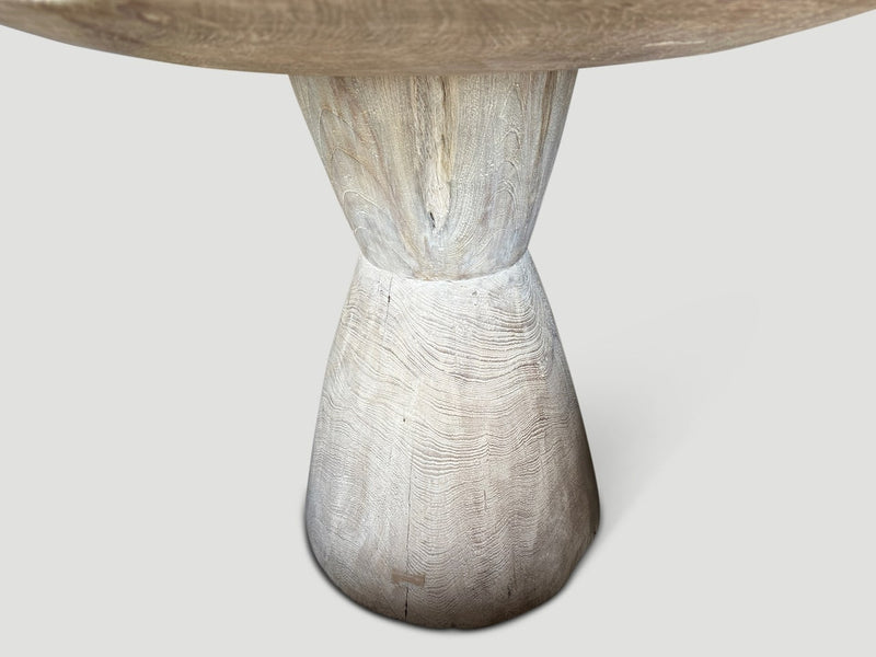 St. Barts Organic Round Table