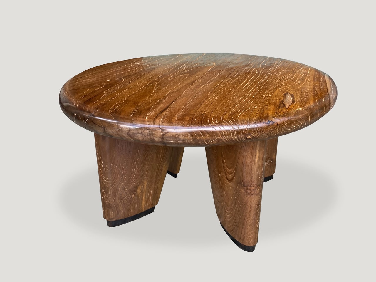 MID CENTURY COUTURE LOW PROFILE ROUND COFFEE TABLE