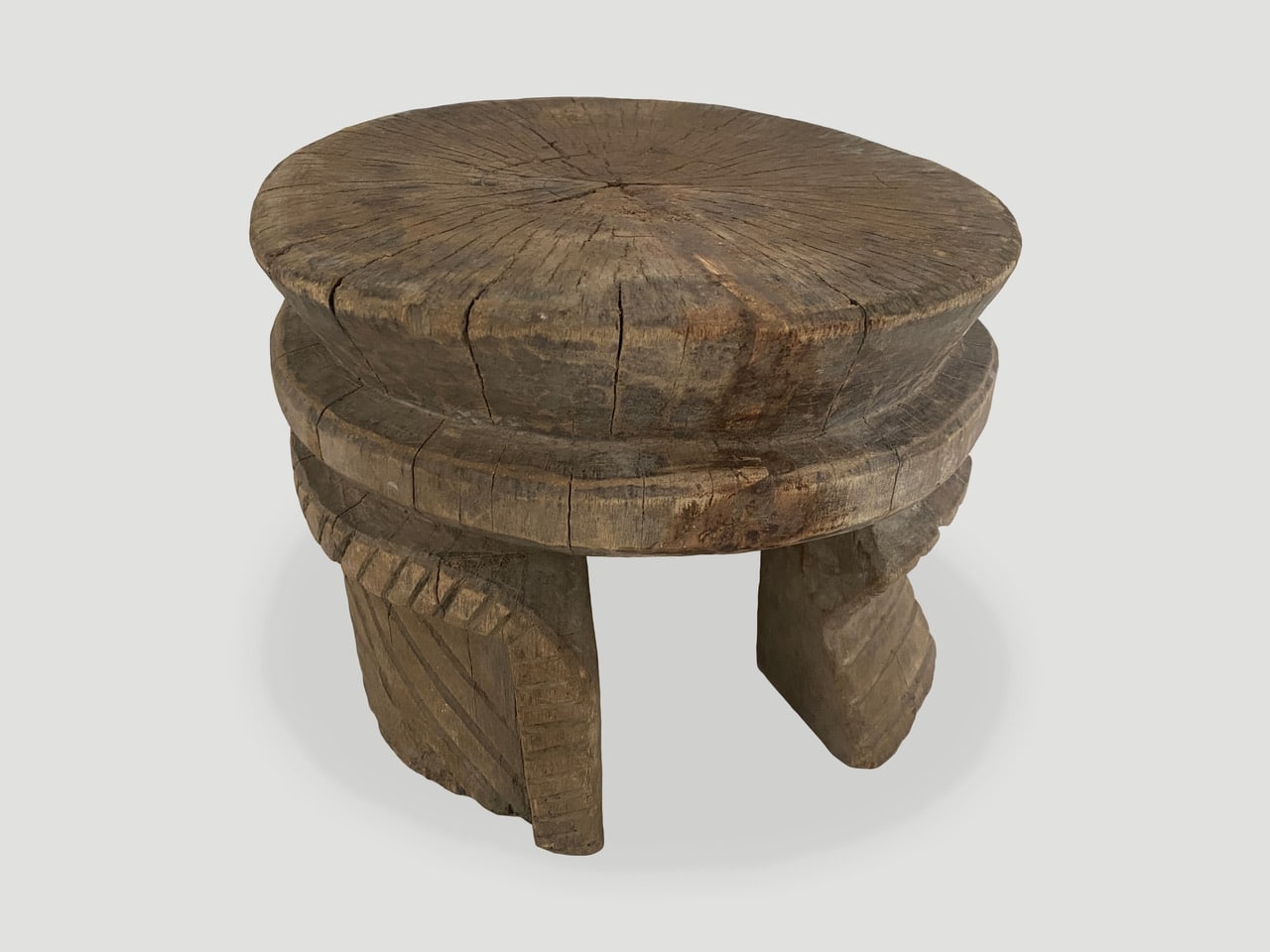 ANTIQUE HAND CARVED AFRICAN SIDE TABLE OR STOOL.
