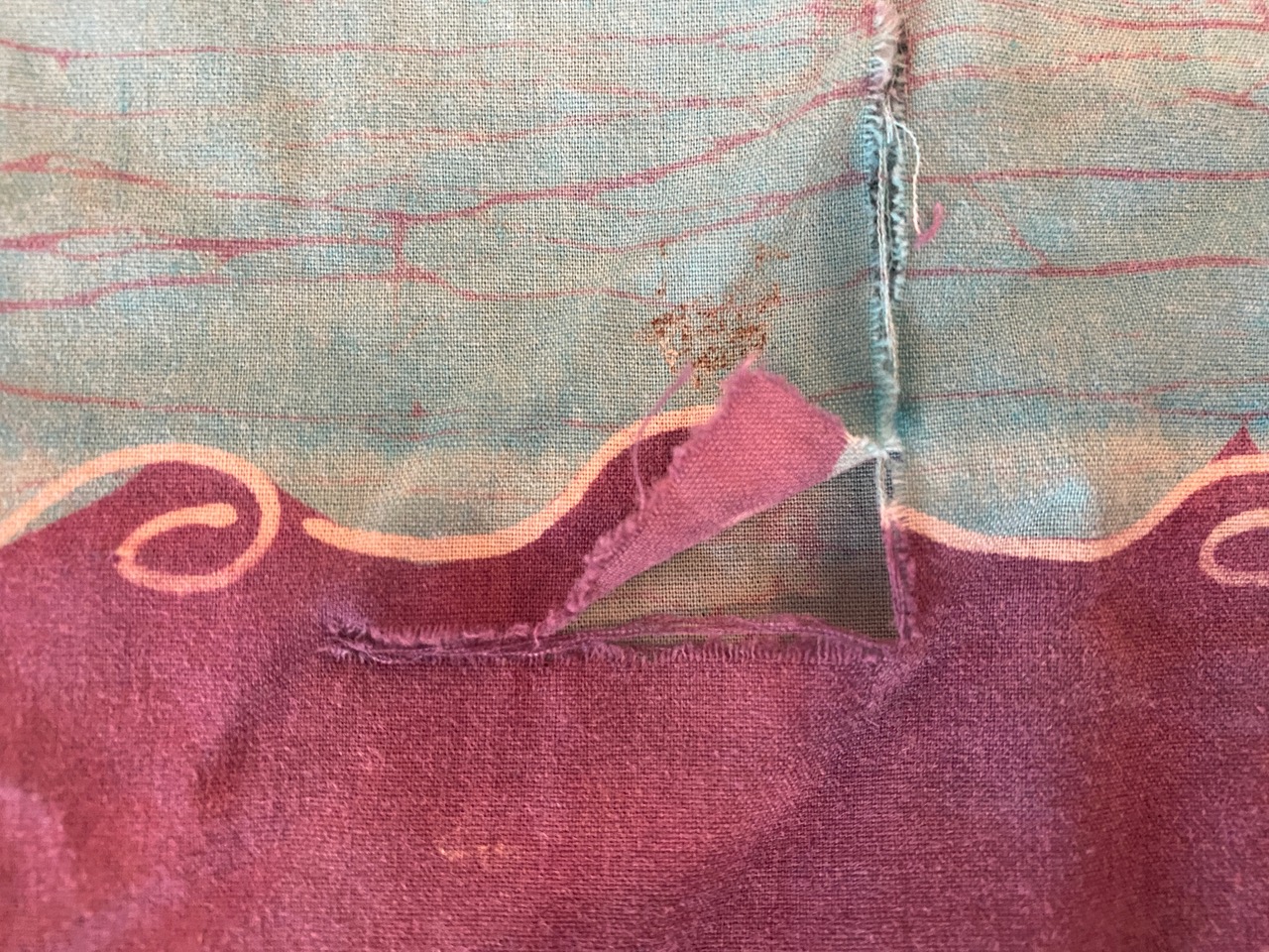 ANTIQUE BALINESE CEREMONIAL SARONG