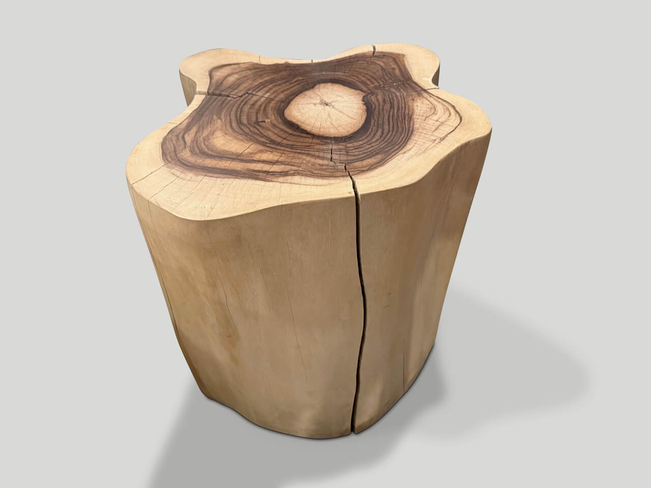 sono wood oversized side table