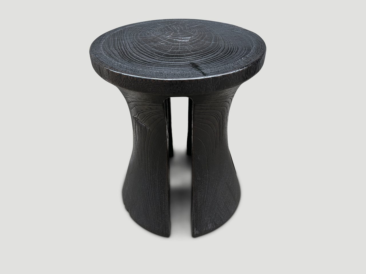 SCULPTURAL SIDE TABLE OR STOOL