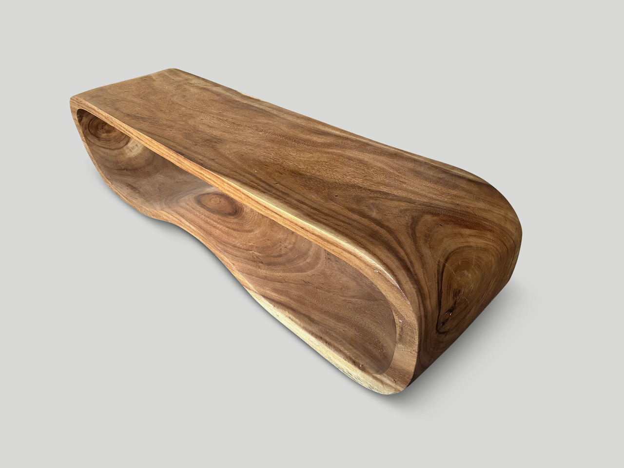 MINIMALIST SCULPTURAL BENCH OR COFFEE TABLE