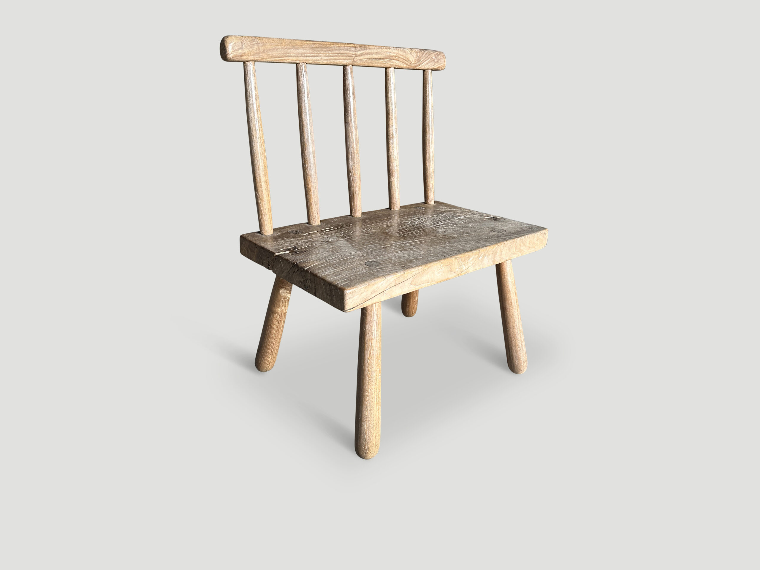 Minimalist chair or side table
