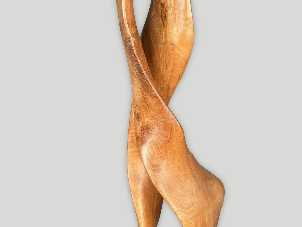 wood minimalist sculpture