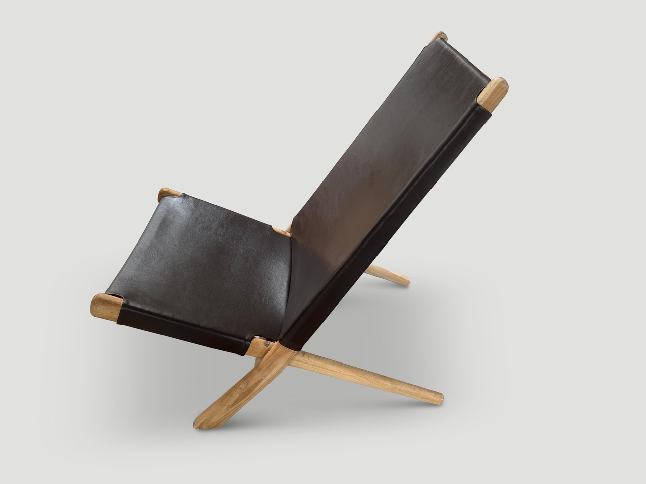 minimalist folding leather chair