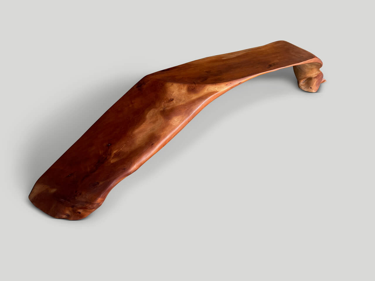 IMPRESSIVE BENCH OR SCULPTURE