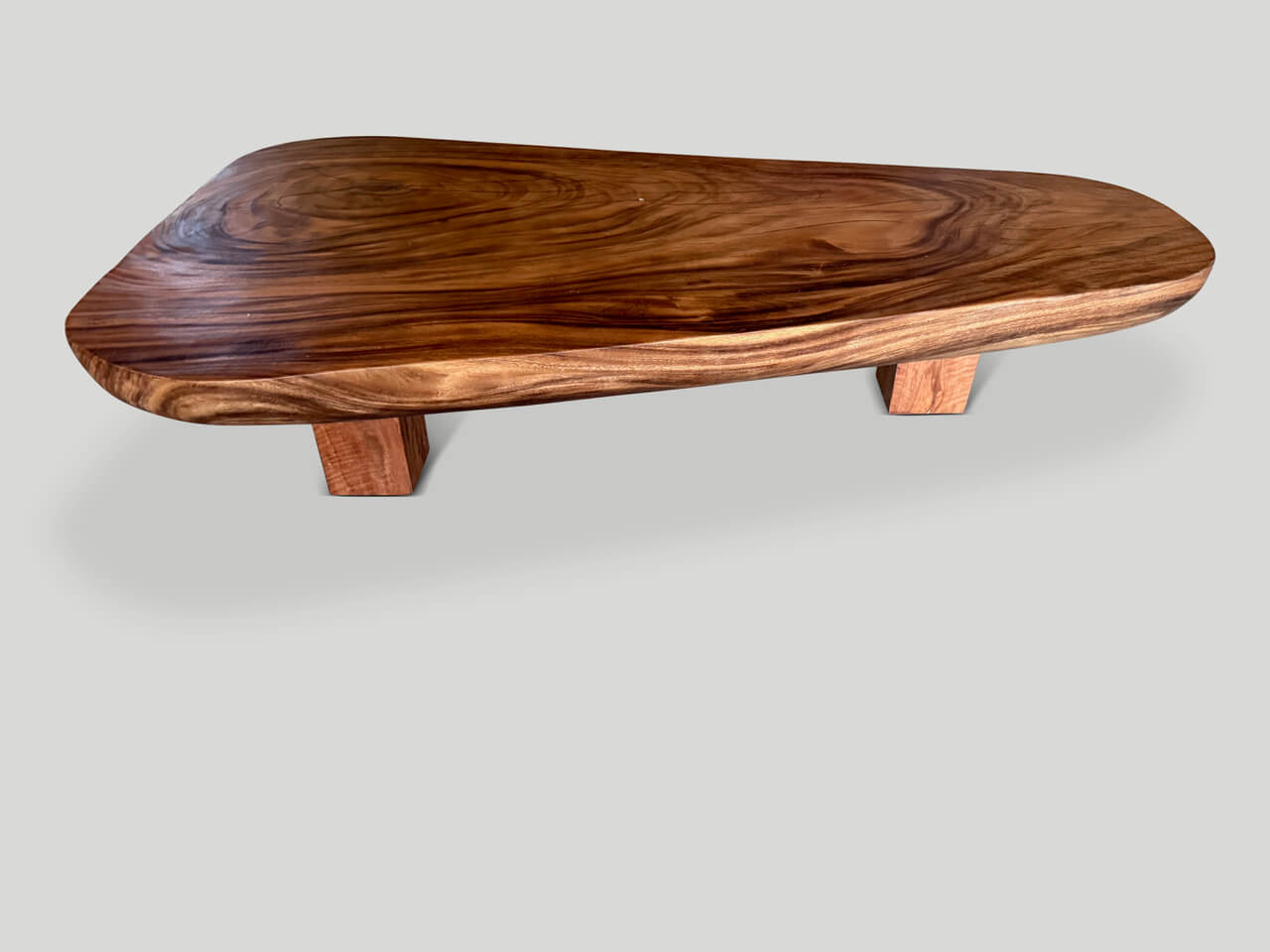 MINIMALIST COFFEE TABLE