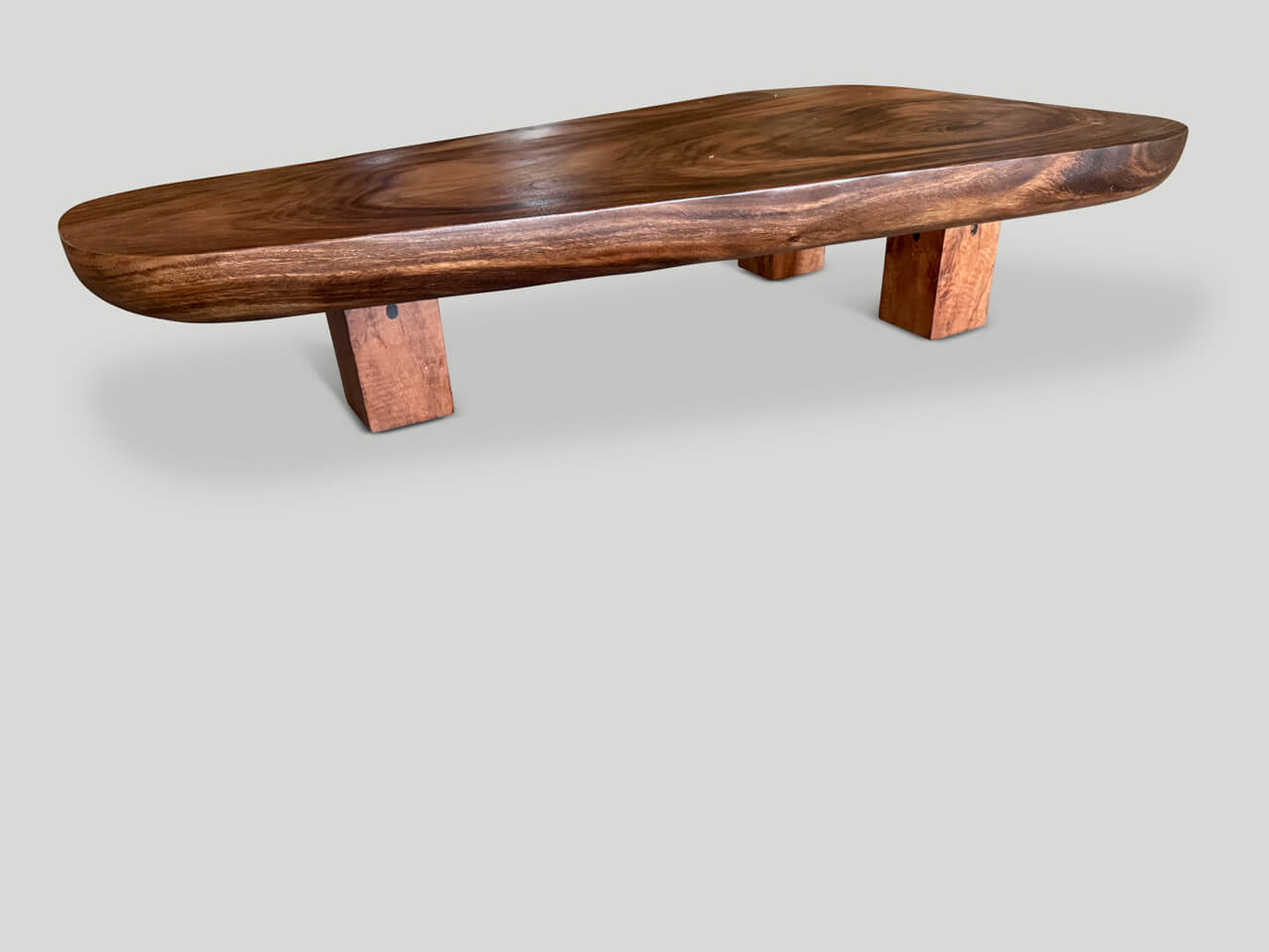 MINIMALIST COFFEE TABLE