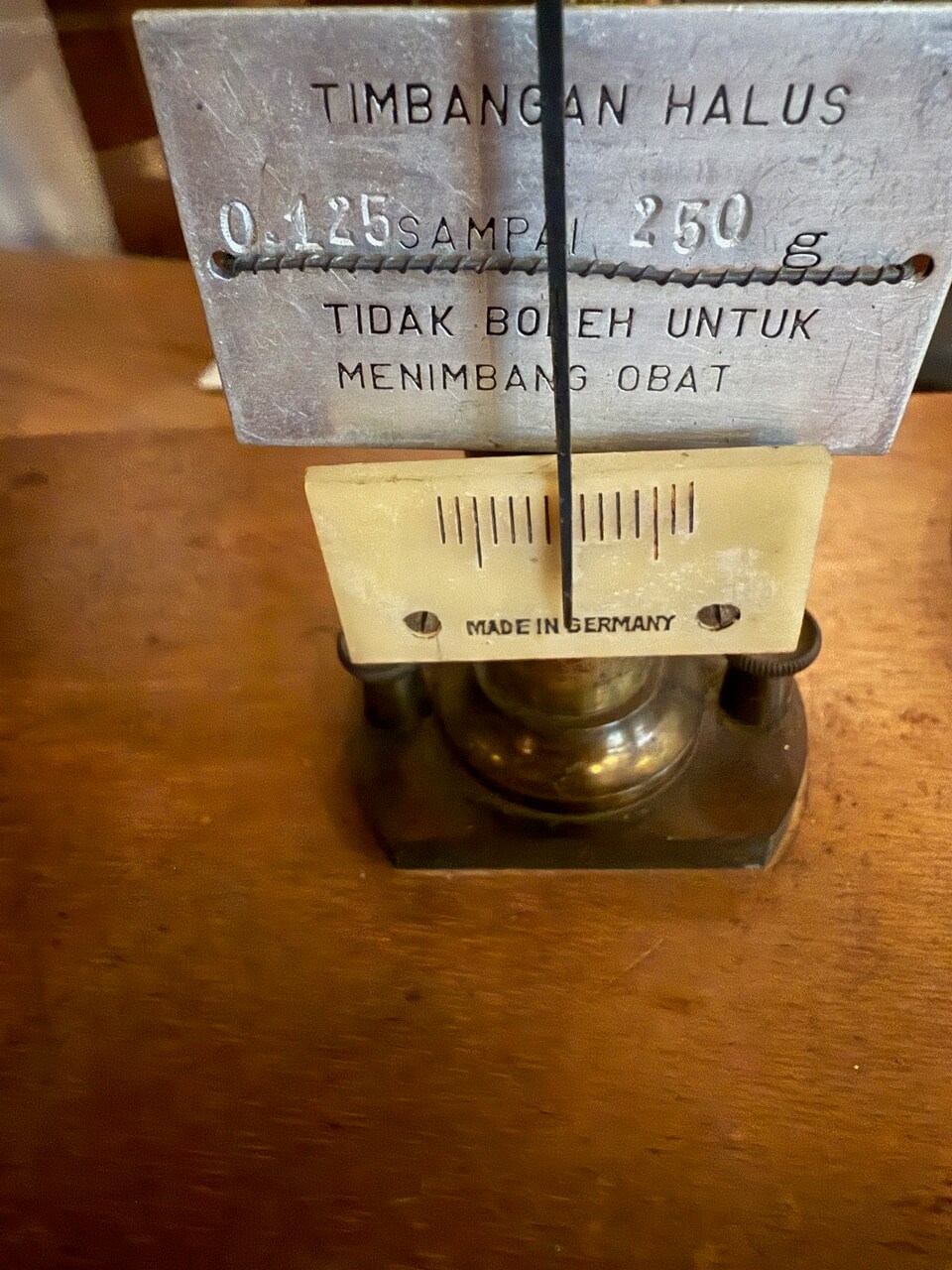 RARE ANTIQUE COFFEE SCALE