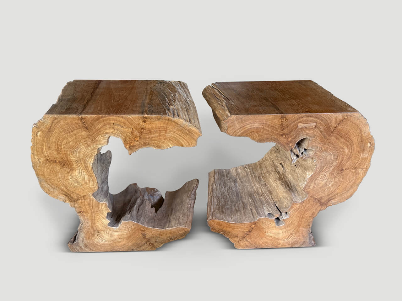 SCULPTURAL CONSOLE OR PEDESTAL