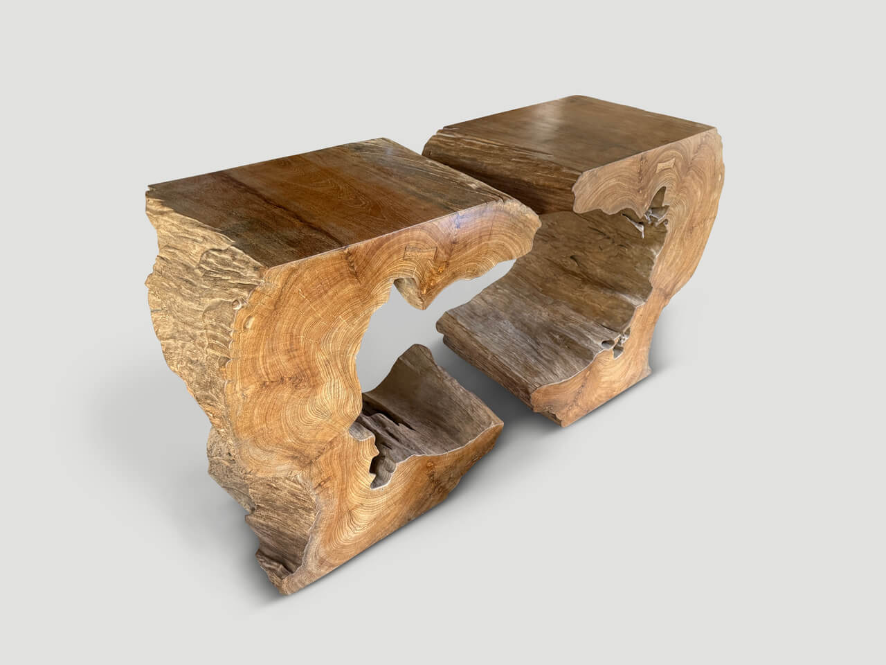 SCULPTURAL CONSOLE OR PEDESTAL
