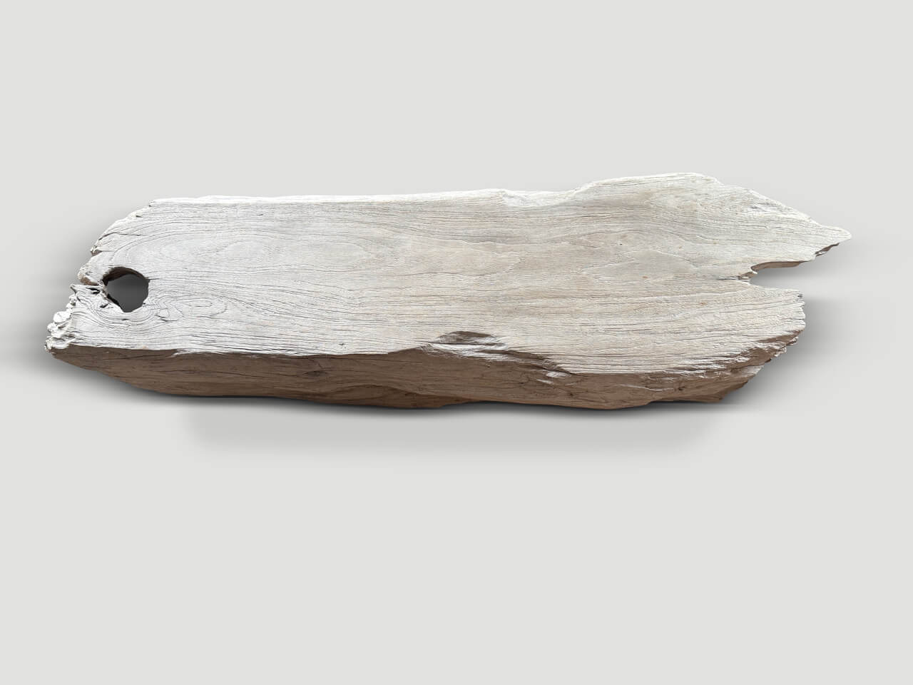 IMPRESSIVE LOG BENCH OR COFFEE TABLE