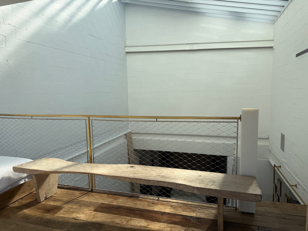 IMPRESSIVE LIVE EDGE LONG BENCH