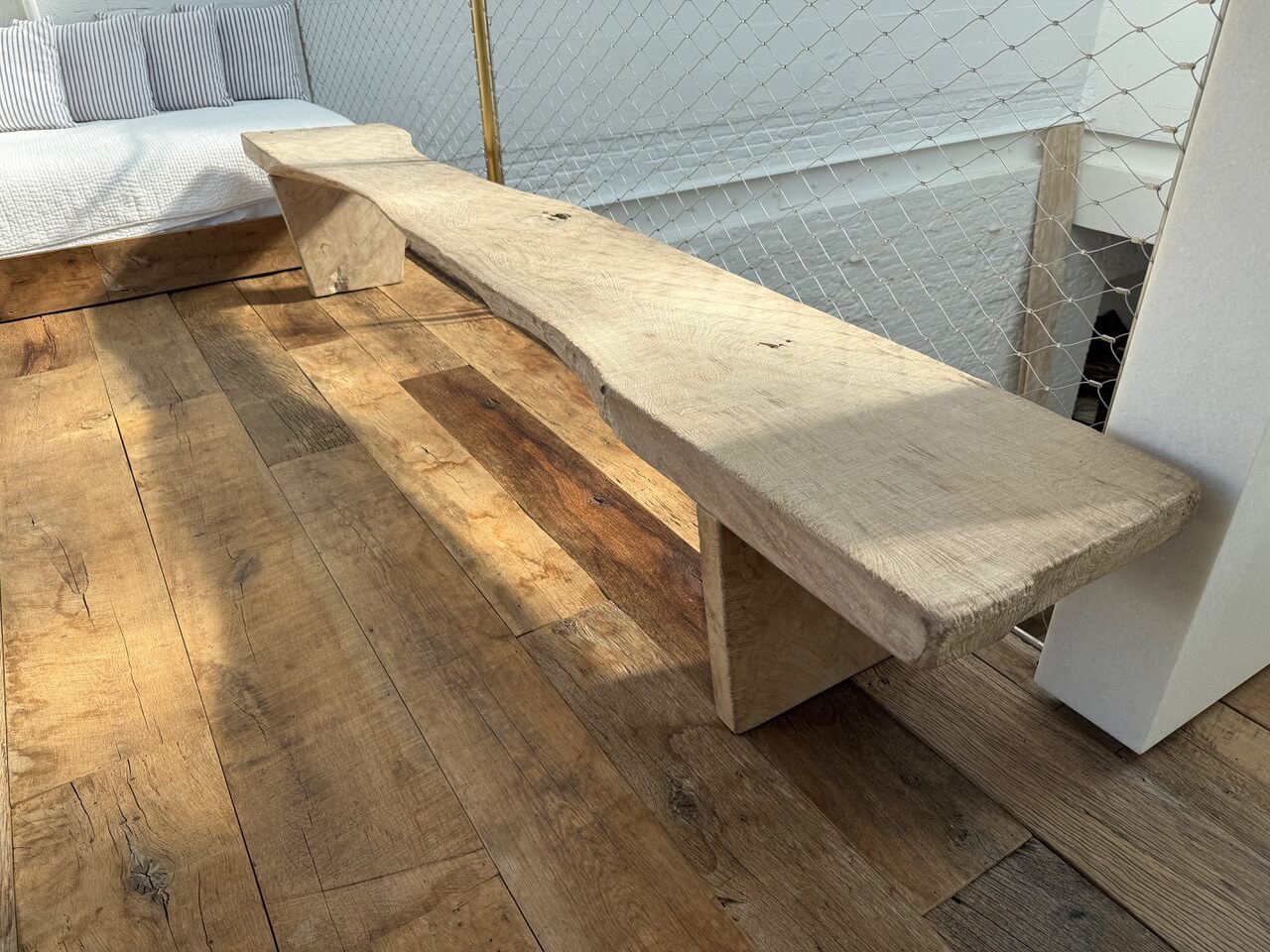 IMPRESSIVE LIVE EDGE LONG BENCH