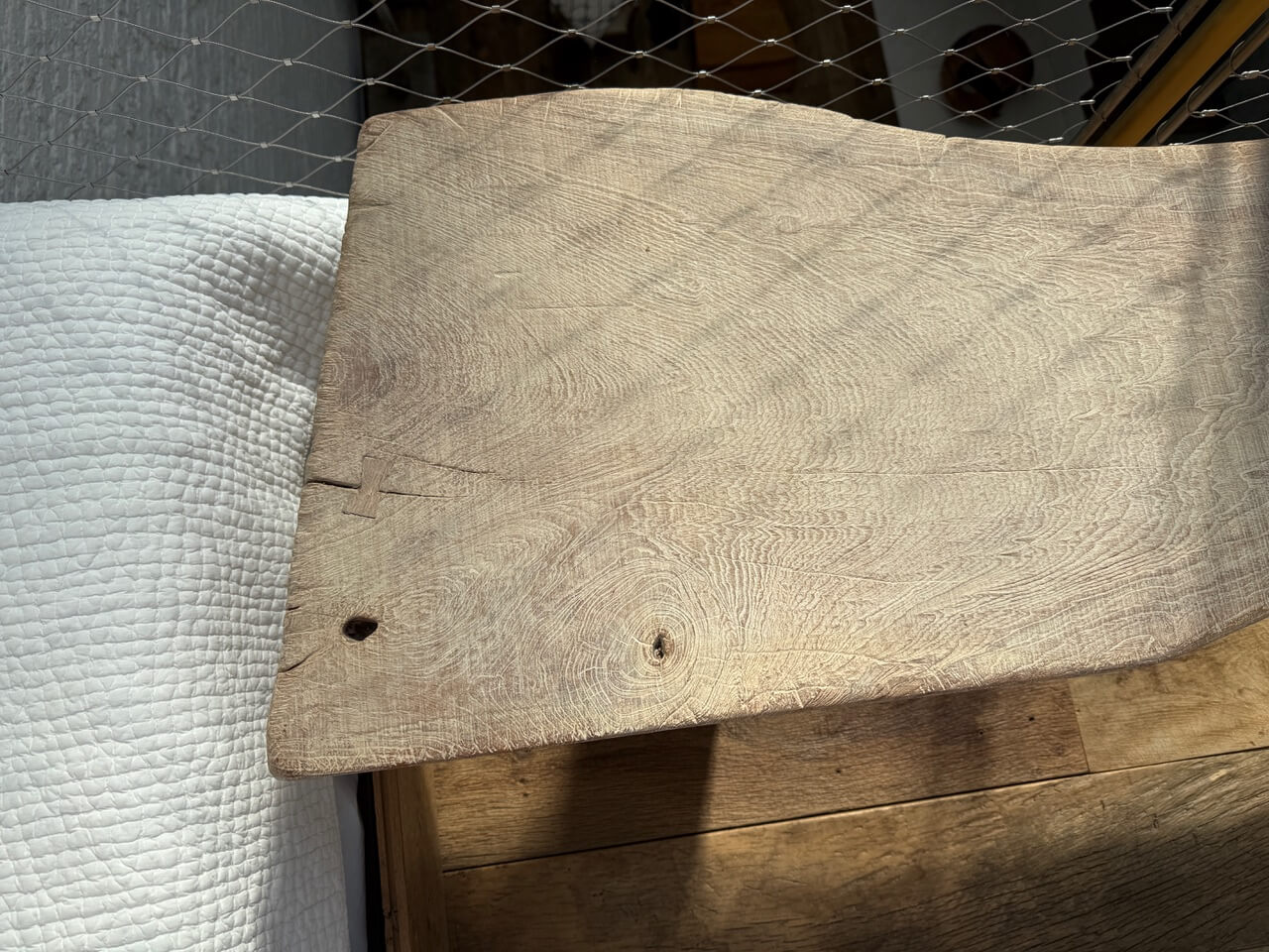 IMPRESSIVE LIVE EDGE LONG BENCH