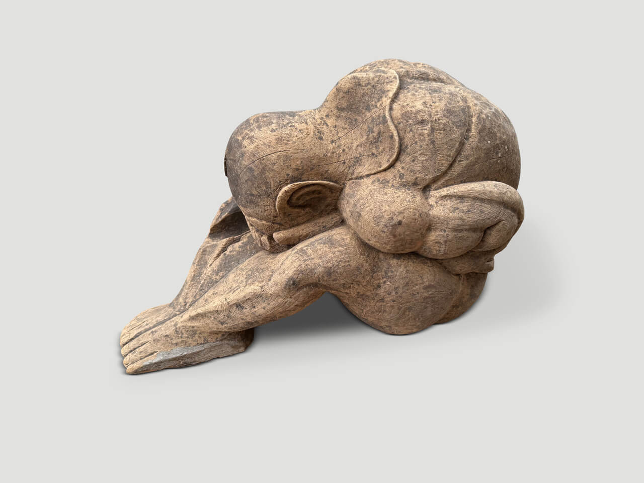 ANTIQUE PRAYING BUDDHA