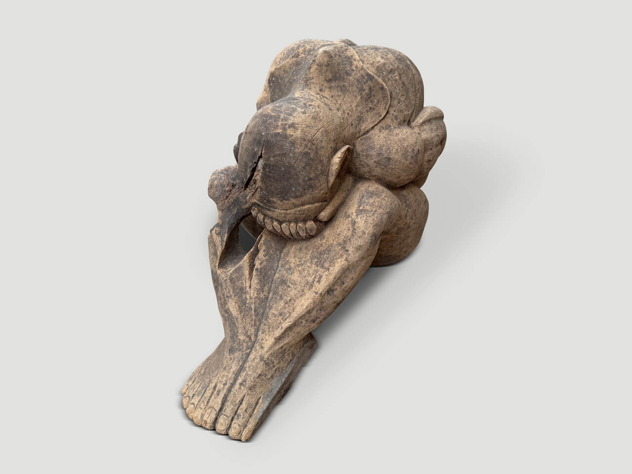 ANTIQUE PRAYING BUDDHA