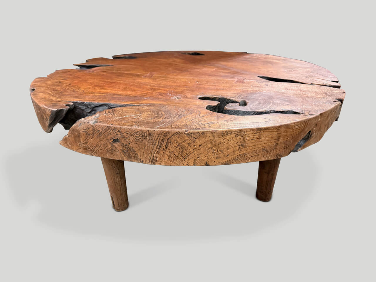 SCULPTURAL ORGANIC MODERN ROUND COFFEE TABLE