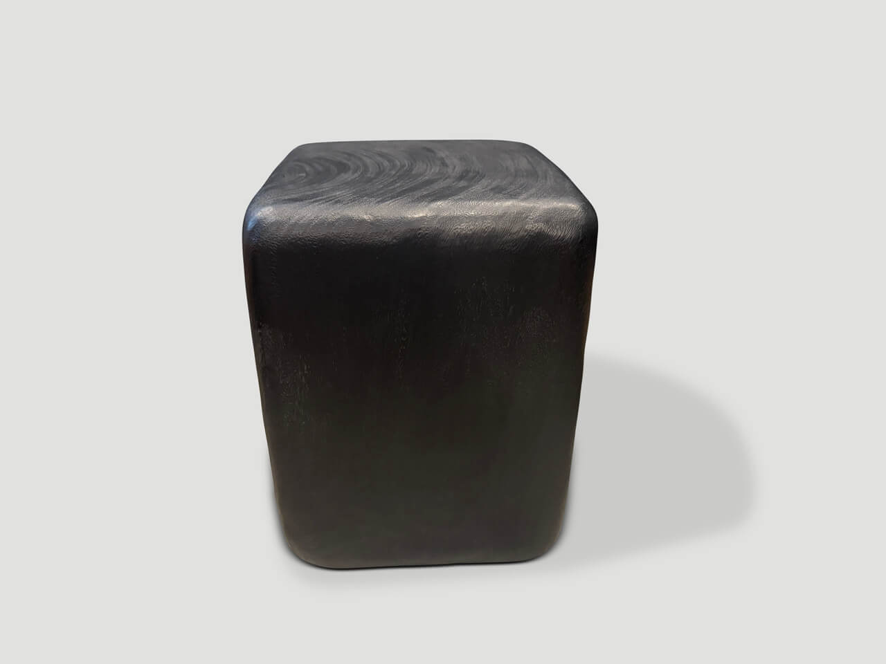 CHARRED MINIMALIST SIDE TABLE OR STOOL